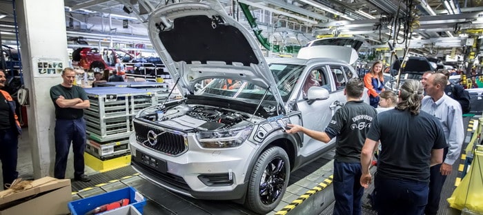 أول نسخ فولفو XC40 تخرج من خطوط التصنيع في بلجيكا