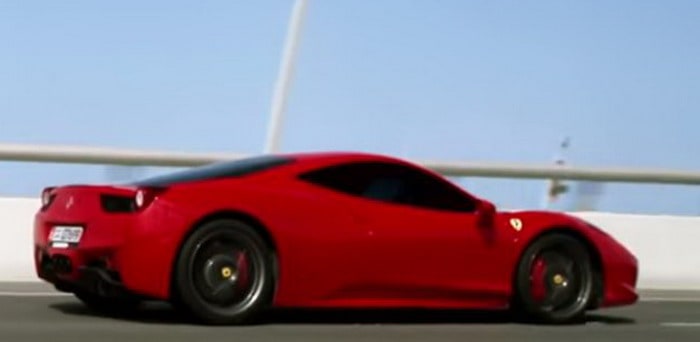 فيديو : هذه المطاردة هي ما سيحدث عندما تغضب شرطة أبو ظبي !!