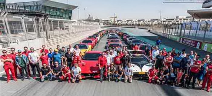 سيارات فيراري تهز أركان حلبة دبي أوتودروم في يوم مفعم بالإثارة
