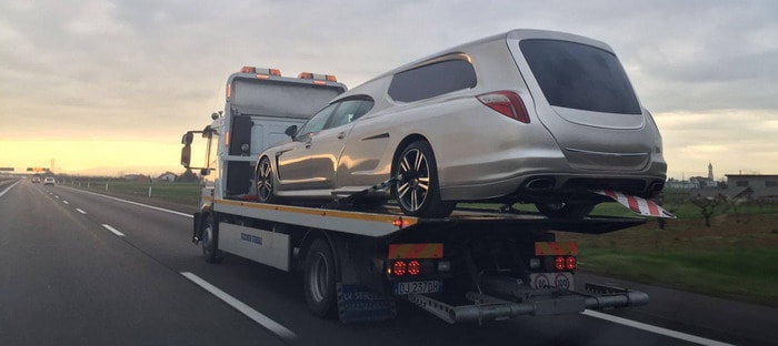 بورشه باناميرا جنائزية غريبة المظهر تثير الجدل والحيرة