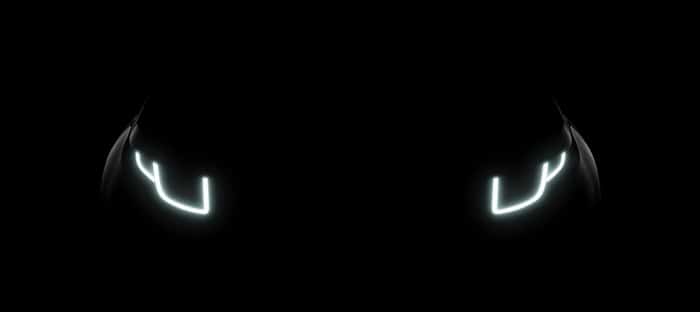 رانج روفر إيفوك المحسنة تجهز مصابيحها الـLED المتكيفة لأول مرة في جنيف