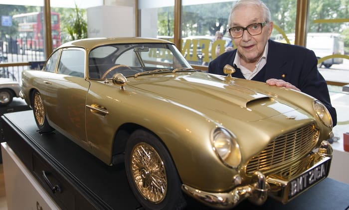 نموذج مصغر ذهبي من أستون مارتن يتوقع أن يبلغ سعره 66000 دولار