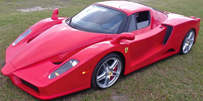 فيراري F430 تتحول لنسخة مقلدة من إنزو تبعث علي السخرية