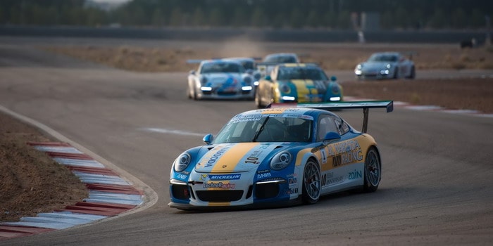 فريق النابودة رايسنغ يهيمن تحدي كأس بورشه جي تي 3 الشرق الأوسط