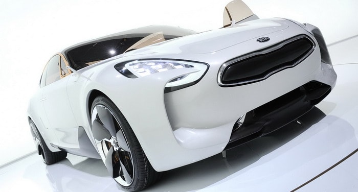 كيا GT RWD الكوبيه رباعية الأبواب تنطلق بعد 6 سنوات علي تقديم الموديل التجريبي