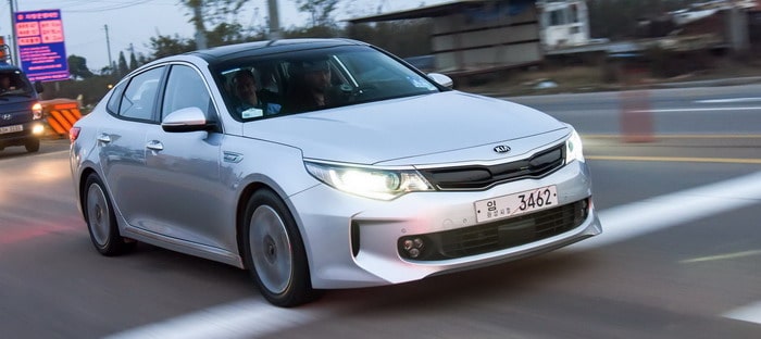 كيا تقدم أوبتيما PHEV الجديدة وتحدث النسخ الهجينة وتعلن منافس لتويوتا ميراي FCV