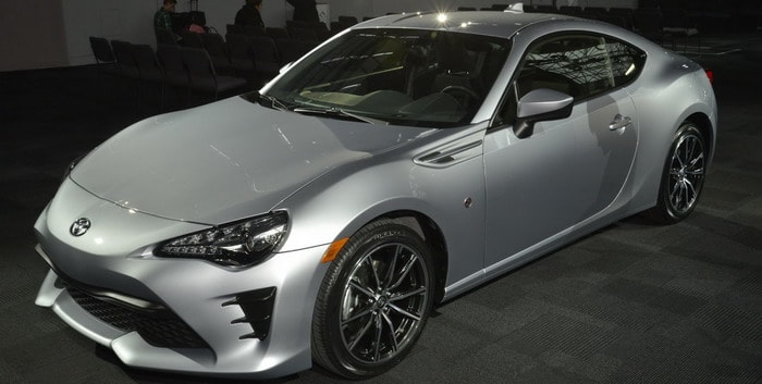 تويوتا GT 86 موديل 2017 تعود من الموت لتحل مكان سيون FRS في نيويورك 2016