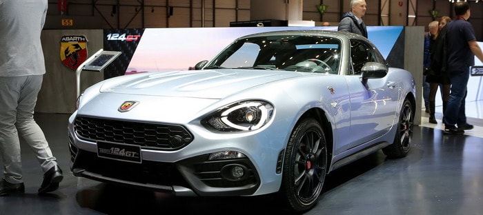 فيات ابارث 124 سبايدر تتغير بسبب السقف الصلب من ألياف الكربون