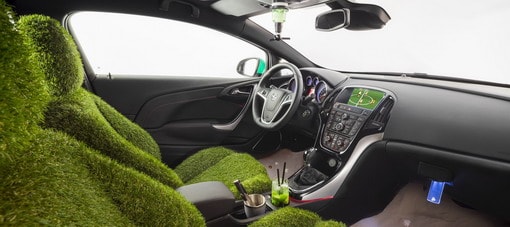 أوبل استرا كوباكابانا تحصل على عشب ملاعب من إستاد ماراكانا احتفالًا بكأس العالم