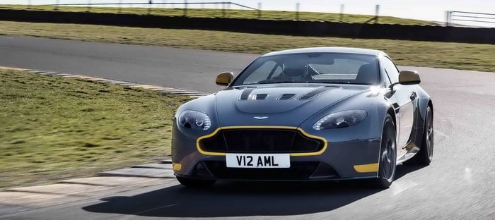 أستون مارتن V12 Vantage S موديل 2017 تقدم بناقل حركة مانيوال من 7 سرعات
