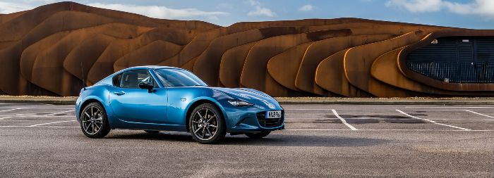 مازدا MX5 RF Sport Black Edition الخاصة تأتي في 300 نسخة