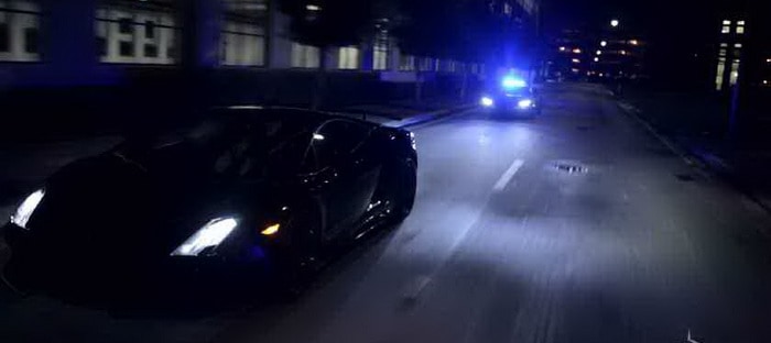 فيديو : لامبورجيني هوراكان بحلة الشرطة تثير رعب المجرمين !!