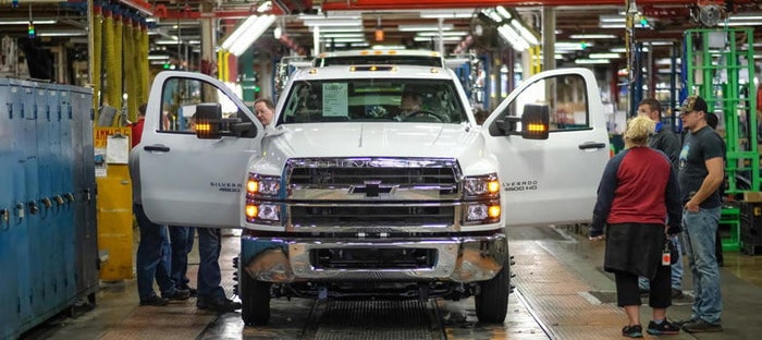 ?شيفروليه سيلفرادو MediumDuty الأولى من نوعها تستعد للمبيعات