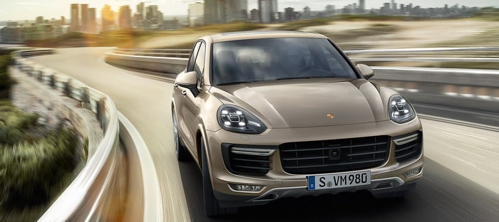 بورشه كايين تيربو S تقدم بسعر 692.800 درهم وقوة 570 حصان