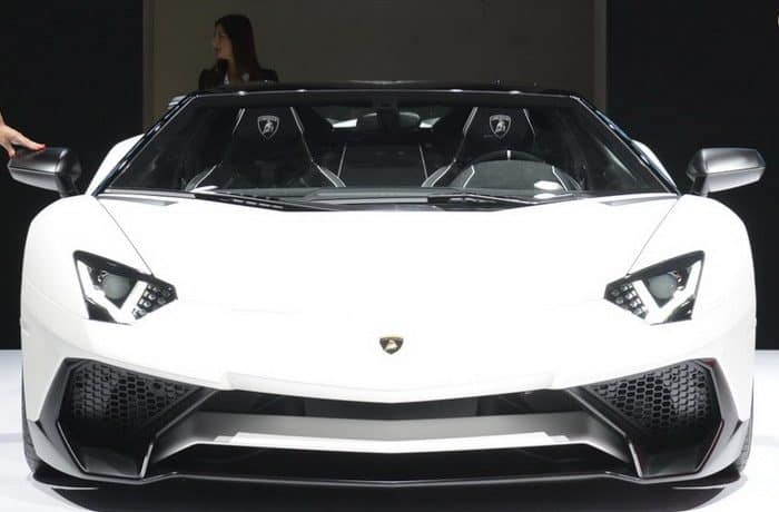 لامبورجيني أفنتادور SV رودستر . . لا يمكن تجاهلها في فرانكفورت 2015