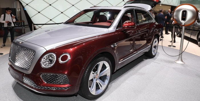 بنتلي توظف فيليب ستارك لتصميم شاحن بنتايجا الهايبرد الجديدة