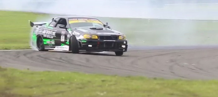 فيديو : نيسان سكاي لاين R34 Drift Car تحمل الأسرار الأمريكية