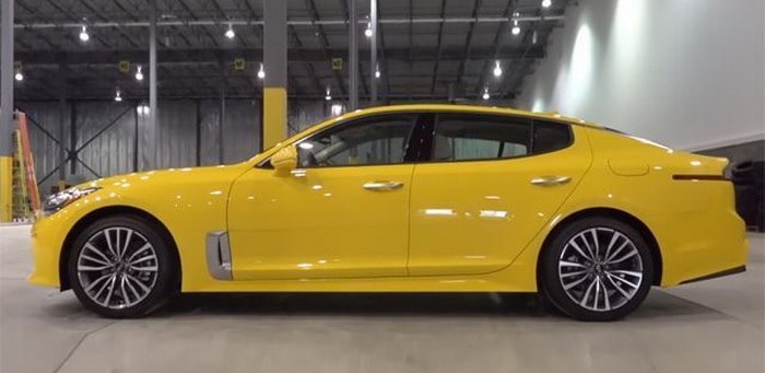 كيف ترون هذه النسخة باللون الأصفر الرياضي من كيا ستينجر ؟