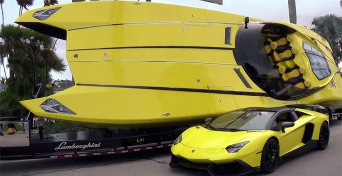 فيديو : أفنتادور LP7204 وقارب لامبورجيني Speedboat ينشران المتعة في بالم بيتش