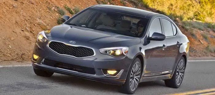 كيا كادينزا 2015 بملامح جديدة وسعر يبدأ من 35.700 دولار