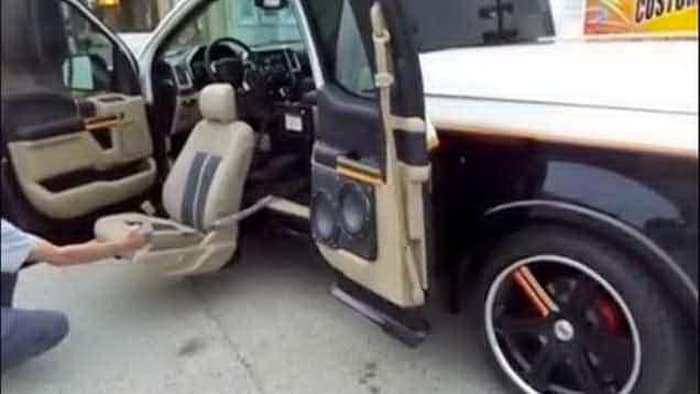 فيديو : فورد F150 موديل 2015 تخرج بأول مقعد سيارة متحرك للمعاقين