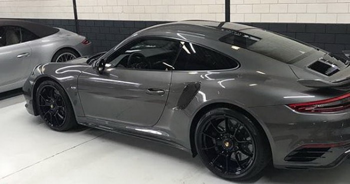 بورشة 911 Turbo S Exclusive Series باللون الرمادي Agate جوهرة فريدة