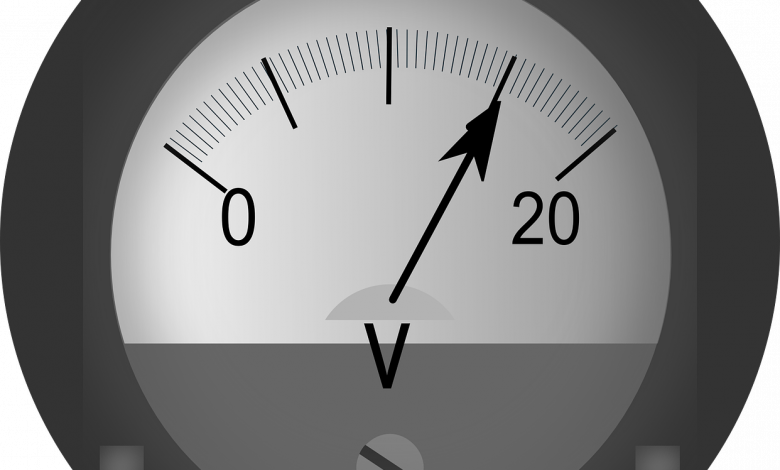 الفرق بين جهد التيار المتردد والتيار المستمر AC vs DC Voltage