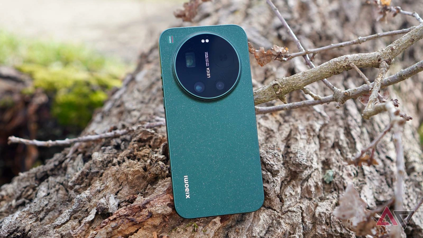 مراجعة هاتف Xiaomi 17 Ultra: كاميرا استثنائية تواجه أزمة في البطارية