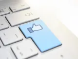 كيف أعرف من يتابعني على الفيس بوك