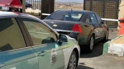 ضبط سيارة صدمت أخرى في طريق أبها خميس مشيط