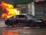 أودي R8 جديدة تتفحم بعد اشتعال النيران فيها تلقائياً في تايلاند