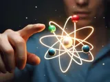 فيزياء الكم تحل أقدم ألغاز البيولوجيا: لماذا اختارت الحياة اتجاهاً جزيئياً واحداً؟