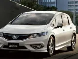 هوندا Jade Hybrid بستة مقاعد تنطلق في اليابان بتجهيزات أمان مميزة