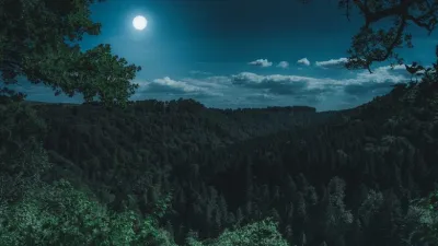 صخور القمر ومميزاته صغيرة الحجم