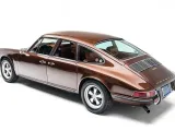 سيارة Porsche 911 الأصلية بأربعة أبواب كانت نسخة معدلة لعام 1967 وليست من صنع الشركة