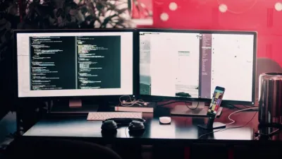 ما هي المكونات الرئيسية لنظام إدارة علاقة العملاء (CRM)؟