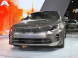 كيا أوبتيما 2016 تتحسس طريقها بتعديلات شكلية بسيطة في نيويورك 2015