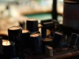 توصيل المكثفات على التوالي والتوازي – Series and Parallel Capacitors