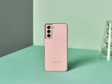 تؤكد شركة Samsung أنها ستزيل أجهزة الشحن والسماعات من علب الهاتف