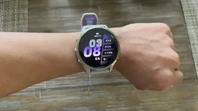 ساعات Garmin الذكية تدعم تطبيق WhatsApp رسمياً للمكالمات والرسائل