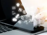 من يستخدم تعلم الآلة (Machine Learning)؟