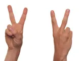 قصة اختراع لغة الإشارة للصم والبكم