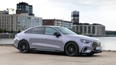 مراجعة سيارة 2027 Mercedes-Benz C-Class EV: فخامة كهربائية مذهلة يفسدها ذكاء اصطناعي مزعج