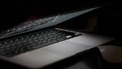 تعرف على شاشة الحاسوب السوداء