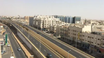 أمانة جدة تفتتح جسر شارع صاري وتنهي تصريف الأمطار في نفق ميدان خادم الحرمين