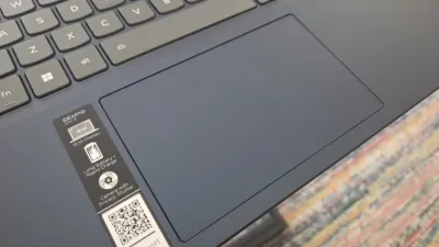 إصدار جديد من Lenovo IdeaPad Slim 3 Chromebook بسعر 249 دولاراً يحتفظ بالشاشة الفاخرة