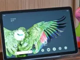 إيه الفرق؟.. أبرز الاختلافات بين جهازى Google Pixel Tablet وApple iPad 10th gen