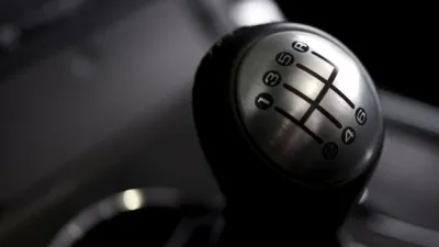 فحص شوكات التعشيق في ناقل الحركة العادي
