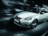 لكزس IS 250 F Sport تنطلق في الإمارات