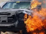 فورد Super Duty 2016 أولية تذوب بعد اشتعال وانفجار عنيف